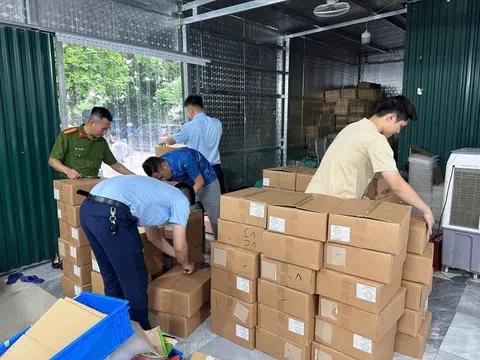 Công ty TNHH Dược mỹ phẩm Ngân Korea bán hàng trôi nổi