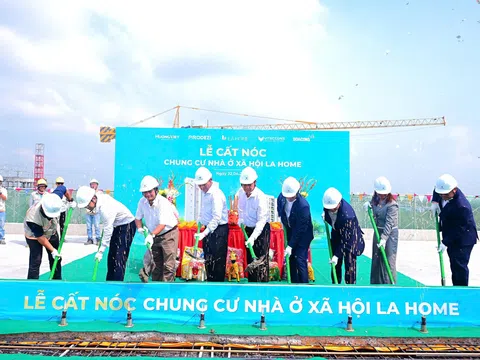 Cất nóc chung cư NƠXH LA Home sớm 3 tháng, tạo lực đẩy dân cư cho đại đô thị phía Tây TP HCM