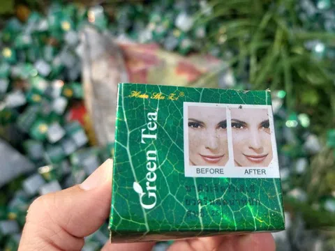 Loại mỹ phẩm dưỡng trắng da bị vứt đầy lề đường ở TPHCM