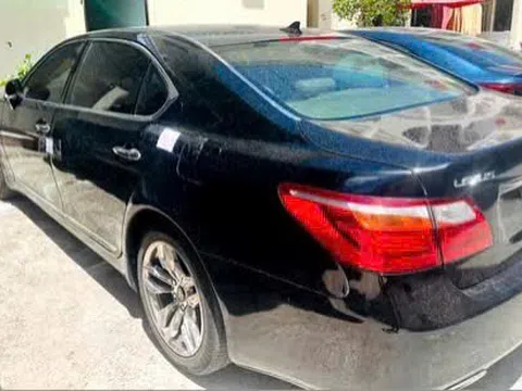 Gia Lai: Phát hiện xe ô tô nhãn hiệu LEXUS không có giấy tờ hợp pháp
