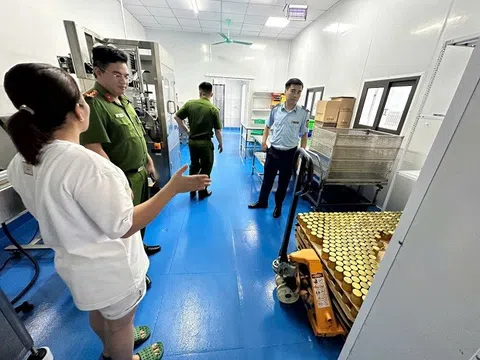Giám đốc công ty Yến sào Tuấn Dương & TKT bị khởi tố vì sản xuất yến chưng giả, thu giữ hàng trị giá hơn 900 triệu đồng