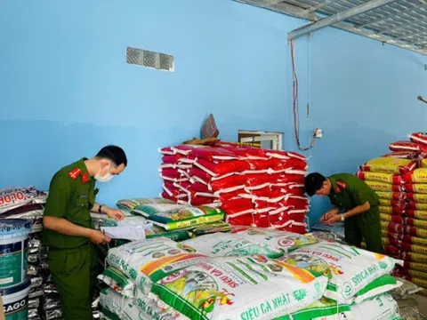 Cà Mau: Thu giữ 77 tấn phân bón và phế phẩm nông nghiệp không rõ xuất xứ