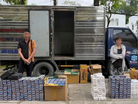 Bắt quả tang 2 đối tượng mua bán, vận chuyển gần 3.000 bao thuốc lá lậu