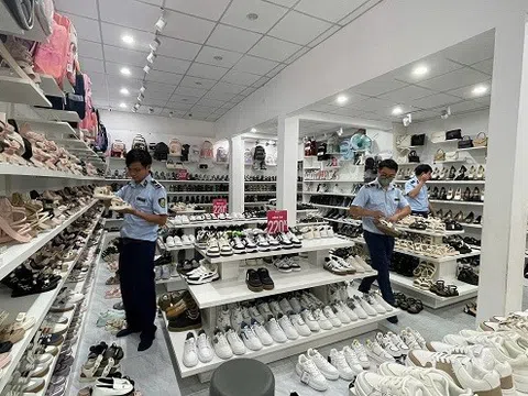 Lực lượng Quản lý thị trường Gia Lai triệt phá cơ sở buôn bán hàng giả mạo nhãn hiệu trị giá gần 269 triệu đồng