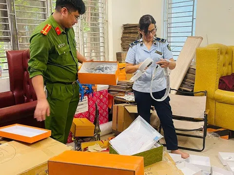 Thu giữ nhiều hàng hiệu và phụ tùng xe máy giả tại Phú Thọ