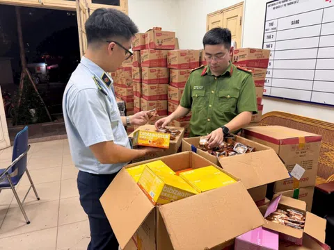 Hà Nội: Thu giữ gần 4.000 bánh Trung thu không rõ nguồn gốc - Lời cảnh báo về vấn nạn thực phẩm trôi nổi 