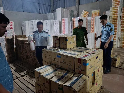 Lực lượng Quản lý thị trường Thái Nguyên triệt phá vụ buôn bán nước giặt D-nee giả
