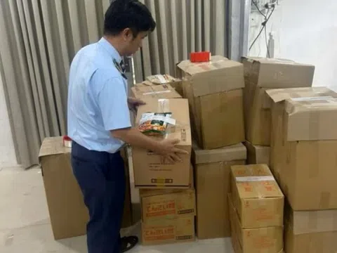 TP Hồ Chí Minh phát hiện hơn 1.000 sản phẩm thực phẩm không rõ xuất xứ