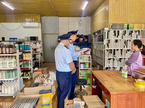 QLTT Tuyên Quang: Triệt phá vụ bán mỹ phẩm không nguồn gốc trên mạng xã hội