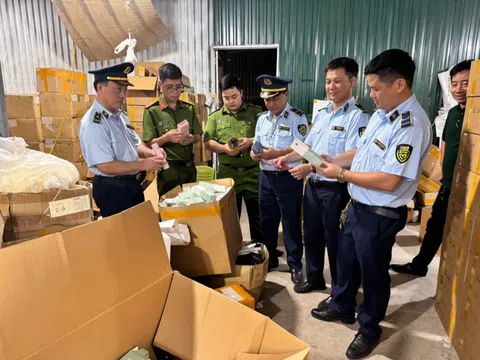 Đẩy mạnh đấu tranh chống buôn lậu, gian lận thương mại, hàng giả trong lĩnh vực y tế