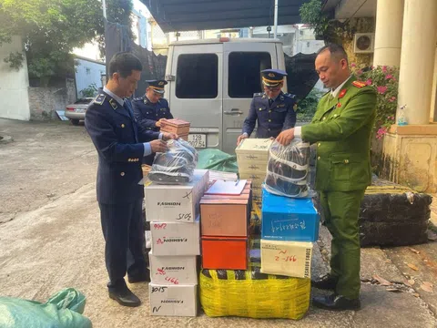 Lạng Sơn: Phát hiện nhiều thực phẩm bẩn và hàng hóa thời trang giả mạo nhãn hiệu