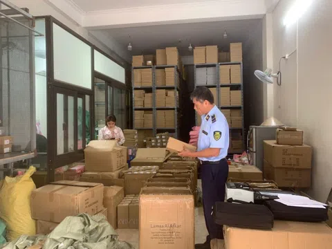 Hà Nội tăng cường chống hàng giả: Thu giữ hơn 7.000 sản phẩm giả mạo nhãn hiệu ZARA