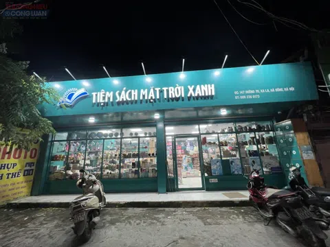 Hà Nội: Hệ thống Tiệm sách Mặt Trời Xanh bày bán hàng hóa nước ngoài không tem nhãn phụ Tiếng Việt