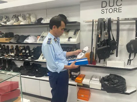 Quản lý thị trường Quảng Trị liên tục phát hiện lượng lớn hàng hóa nghi giả mạo nhãn hiệu