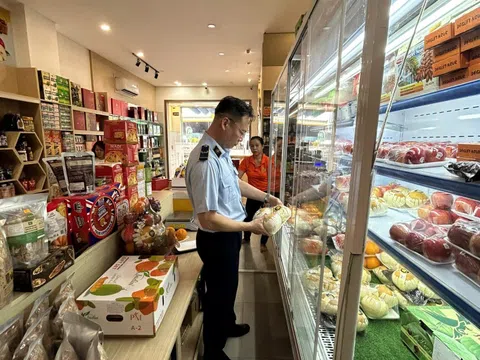 Khánh Hòa: Phát hiện, tạm giữ lô bia và nước giải khát không rõ nguồn gốc