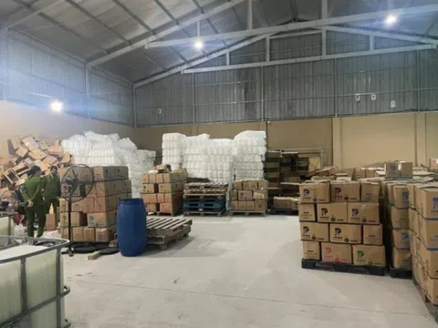 Phát hiện số lượng lớn hàng hóa xâm phạm nhãn hiệu tại Công ty Soon Teak Đông Nam Á