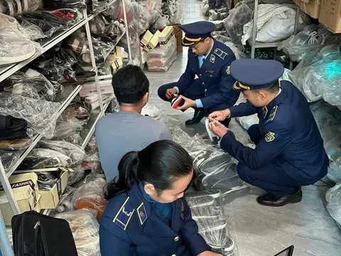 Nghệ An: Phát hiện, xử lý cơ sở kinh doanh giày thể thao giả mạo nhãn hiệu