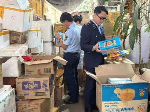 Đà Nẵng: Phát hiện, xử lý nhiều cơ sở kinh doanh bánh kẹo không rõ nguồn gốc