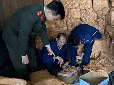 Hà Nội: Kịp thời ngăn chặn hơn 12 tấn thực phẩm không rõ nguồn gốc lên mâm cơm