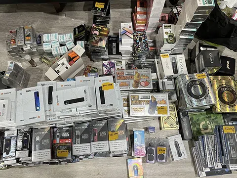 Cần Thơ: Phát hiện số lượng lớn sản phẩm thuốc lá điện tử nhập lậu