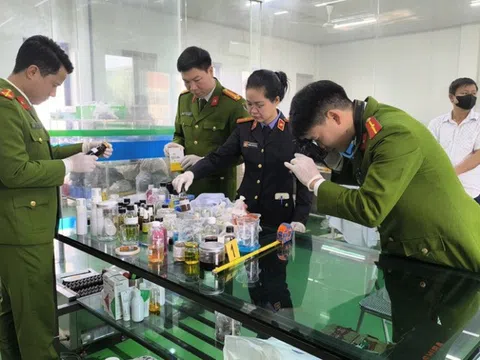 Những đối tượng nào bị khởi tố trong đường dây sản xuất hàng trăm nghìn hộp thực dưỡng giả?