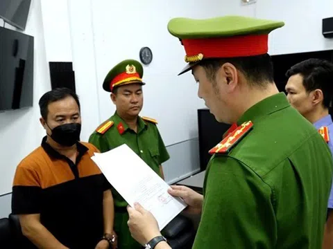 Sản xuất và kinh doanh tinh dầu giả mạo nhãn hiệu nước ngoài, một chủ doanh nghiệp bị khởi tố