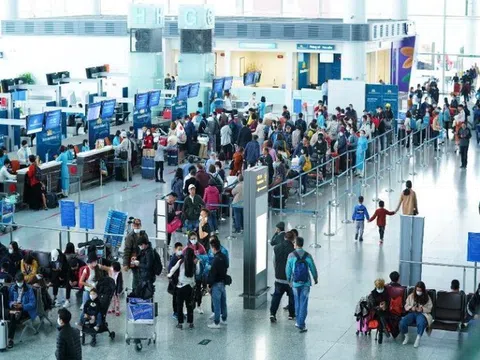 Tăng cường phòng, chống buôn lậu, gian lận thương mại và hàng giả qua đường hàng không