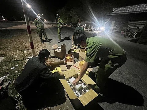 An Giang: Phát hiện điểm tập kết nhiều hàng hóa nghi vấn nhập lậu