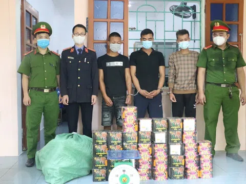 Nghệ An: Bắt 3 đối tượng buôn bán gần 1 tạ pháo